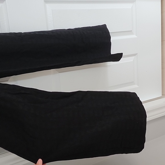 Deep V plunge jumpsuit - Picture 2 of 5